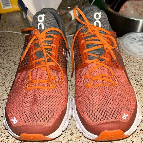 On Running Shoes On Cloud Helion Cloudswift Cloudtec Running Shoe